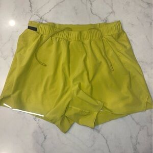 Men Lululemon Large Surge lined Running Short 4in inseam yellow